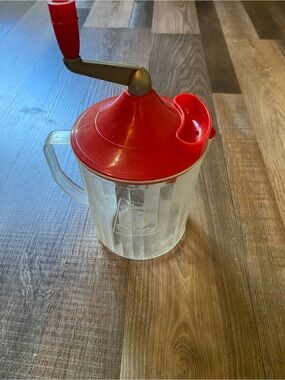 Source Unknown Red Manual Food Grinder with Clear Pitcher